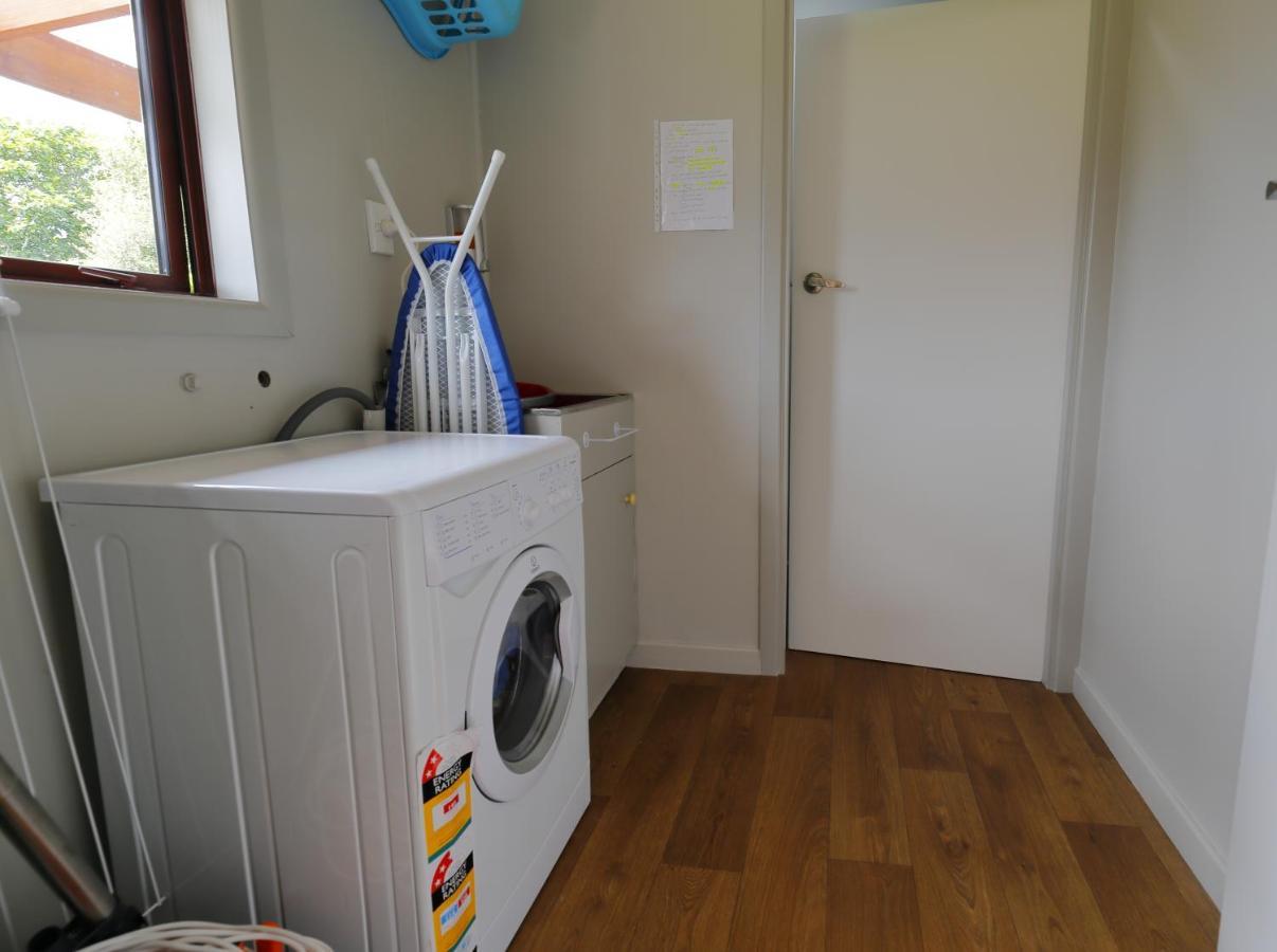 Mokonui Cottage - Te Anau Holiday Home Экстерьер фото