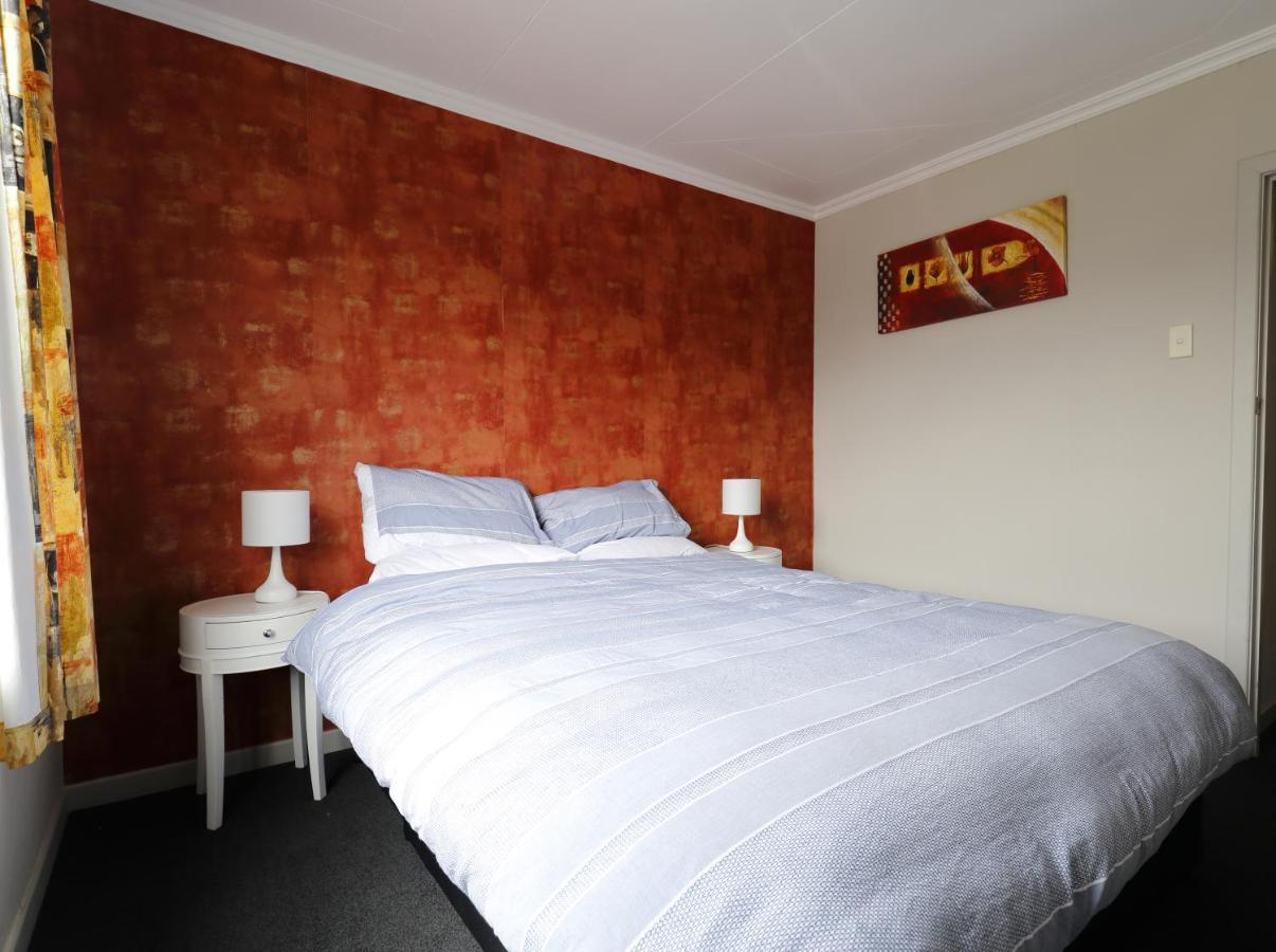 Mokonui Cottage - Te Anau Holiday Home Экстерьер фото