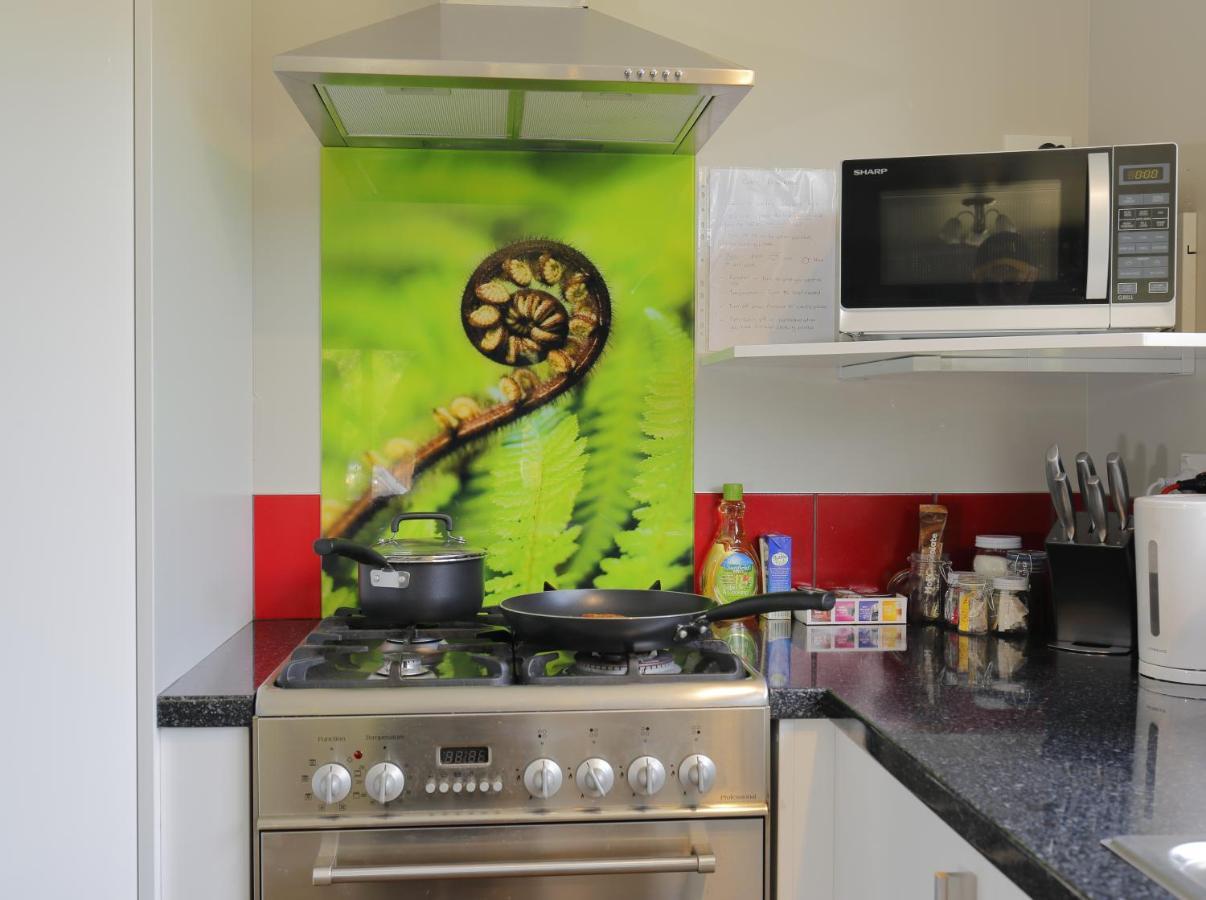 Mokonui Cottage - Te Anau Holiday Home Экстерьер фото