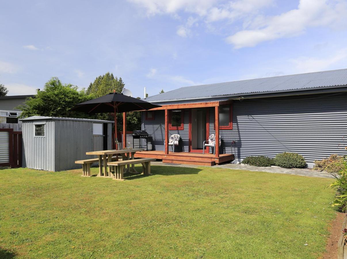 Mokonui Cottage - Te Anau Holiday Home Экстерьер фото