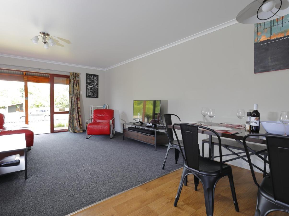 Mokonui Cottage - Te Anau Holiday Home Экстерьер фото