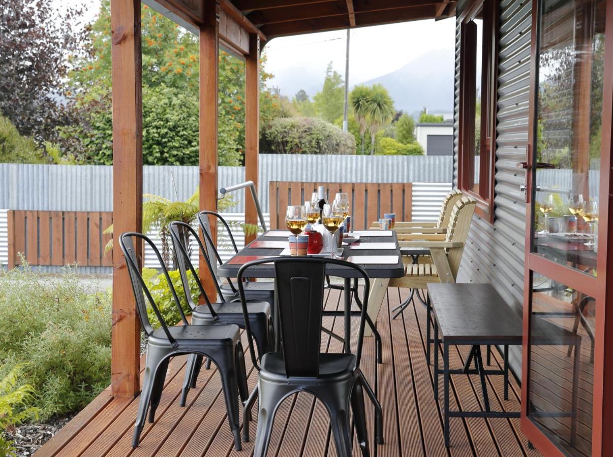 Mokonui Cottage - Te Anau Holiday Home Экстерьер фото