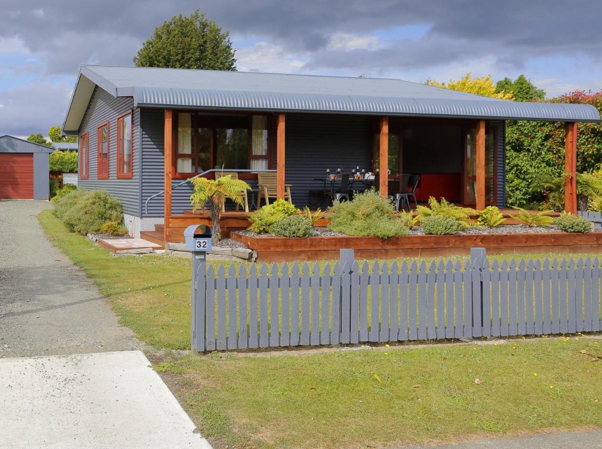 Mokonui Cottage - Te Anau Holiday Home Экстерьер фото